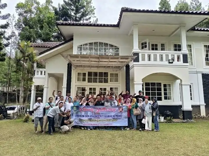 Villa The Ayesha Villa 3 Lody - Sewa Villa Mewah di Puncak Bogor 6 Kamar Tidur untuk 60 Tamu